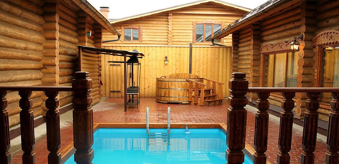 Бассейн в деревянном гостевом доме проект для баз отдыха