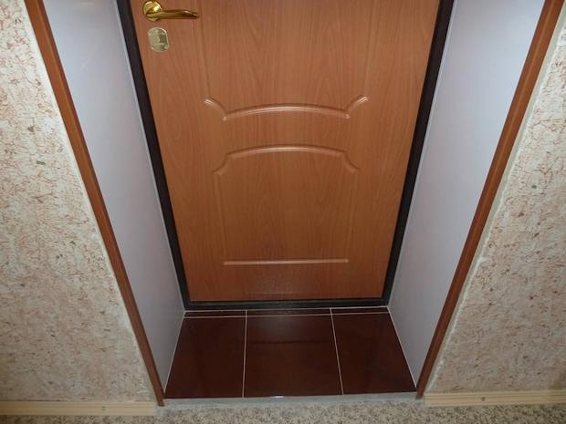 Отделка откосов входной и межкомнатной двери в Витебске