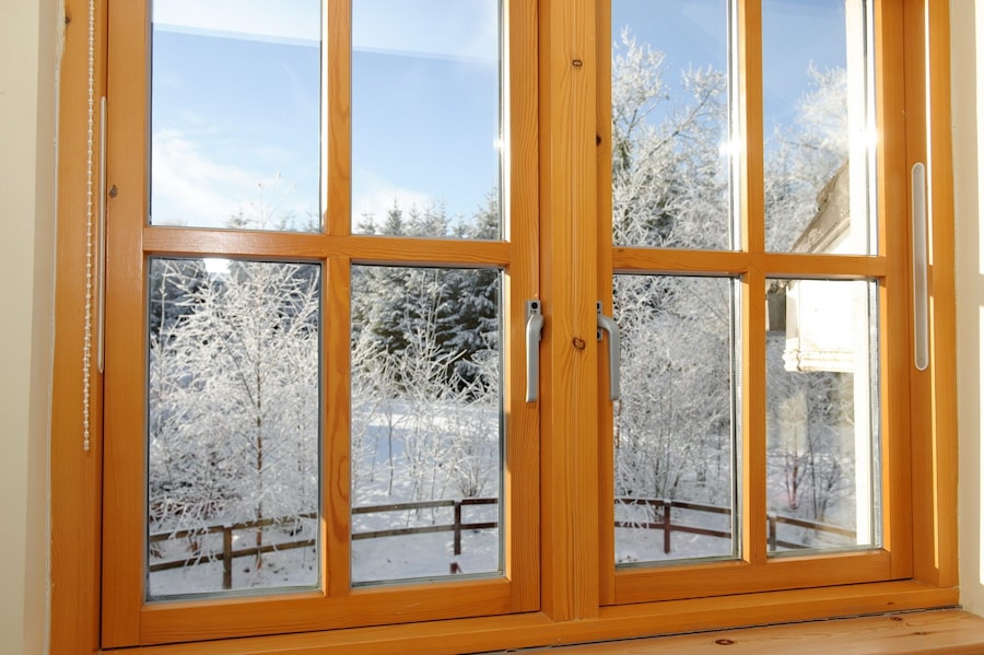 Особенности зимней установки деревянных окон  