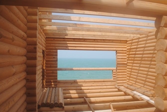 Строительство деревянной гостиницы в ОАЭ   